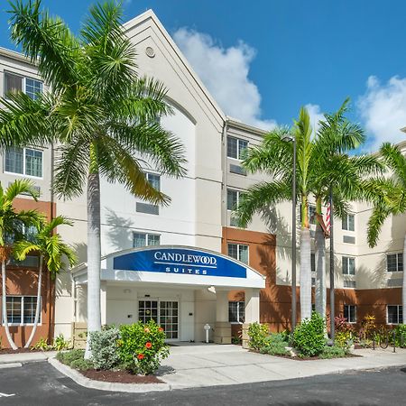 Candlewood Suites Fort Myers/Sanibel Gateway By Ihg Экстерьер фото