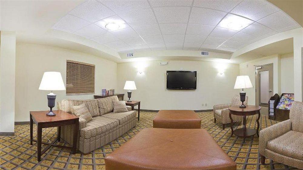 Candlewood Suites Fort Myers/Sanibel Gateway By Ihg Экстерьер фото