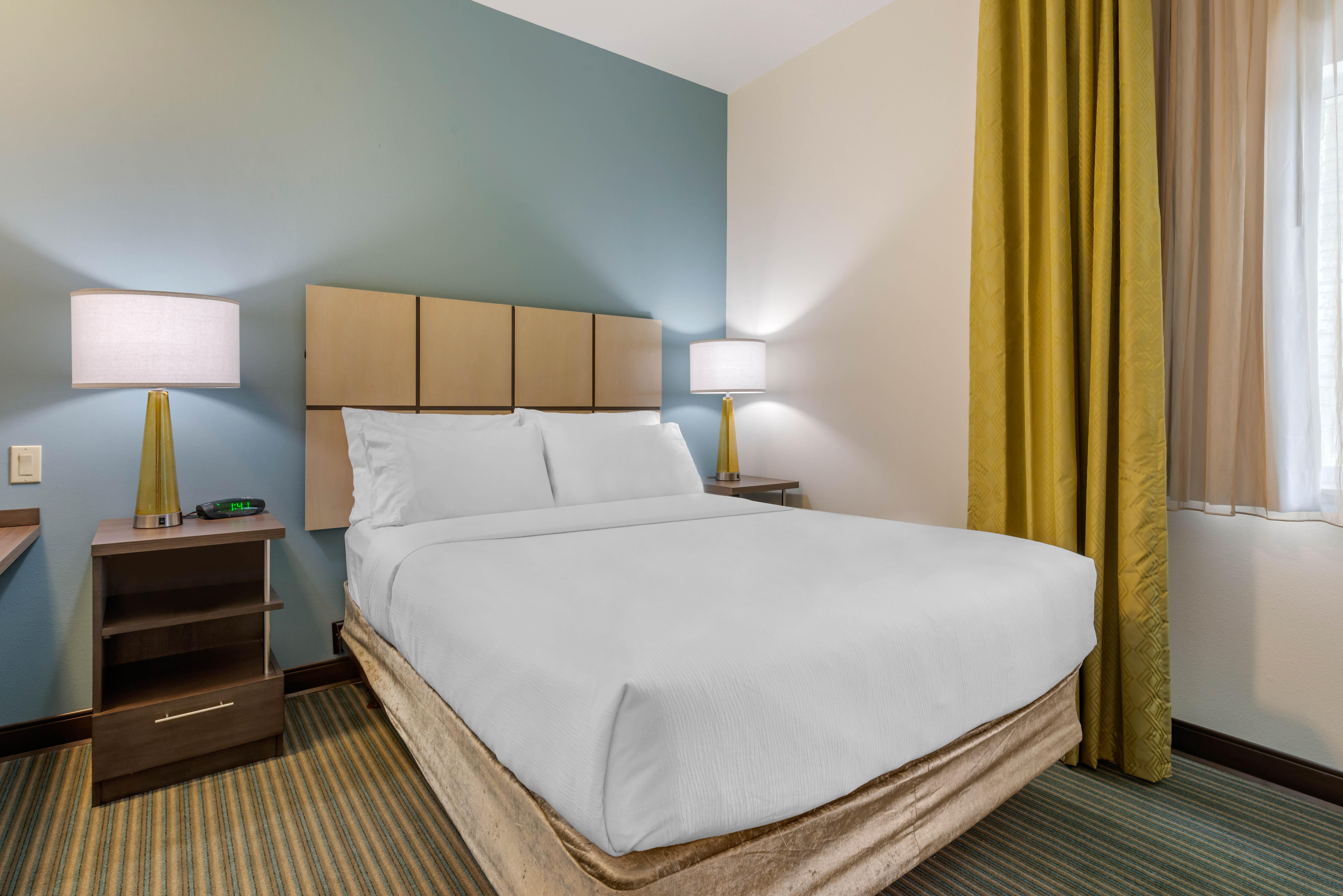 Candlewood Suites Fort Myers/Sanibel Gateway By Ihg Экстерьер фото