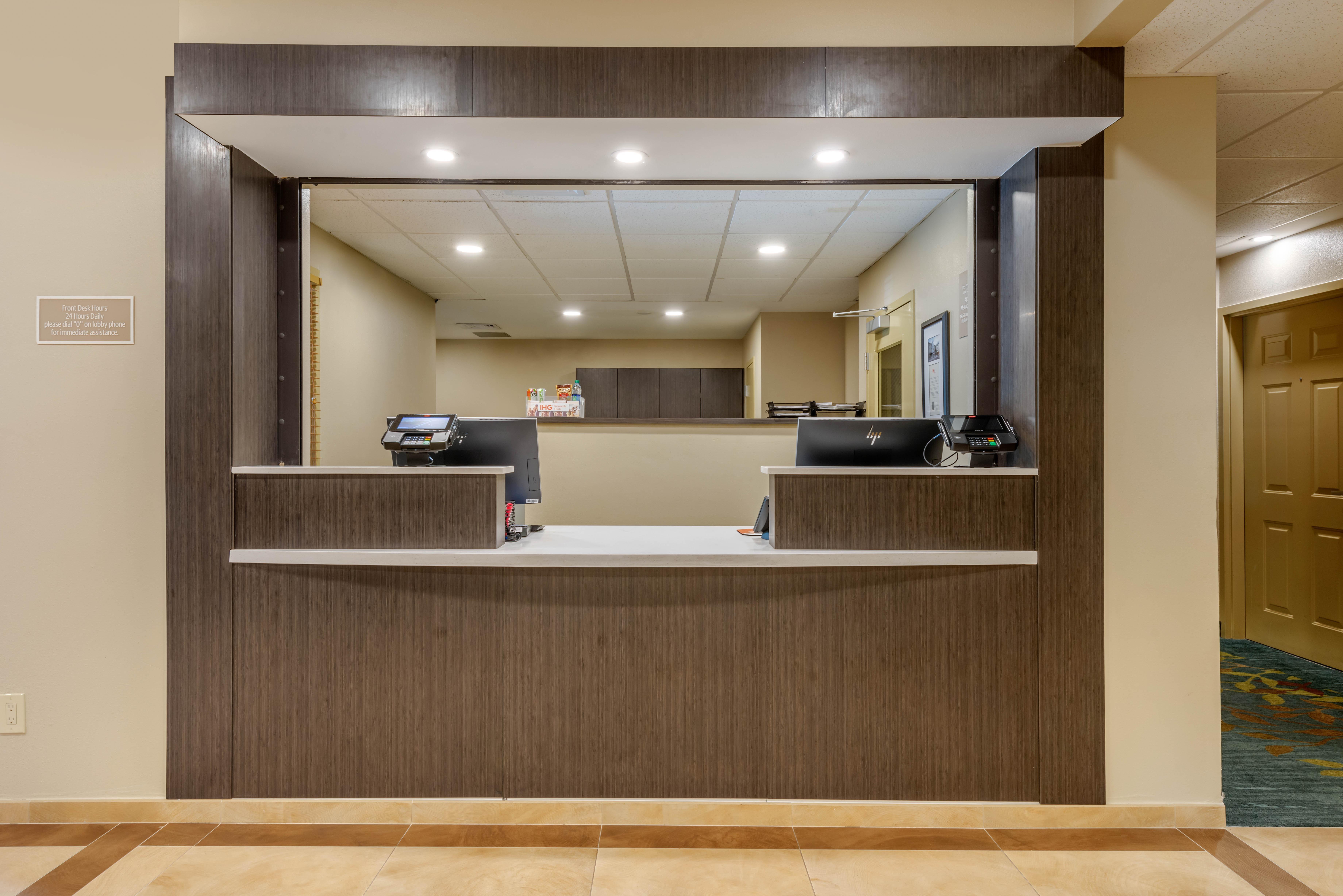 Candlewood Suites Fort Myers/Sanibel Gateway By Ihg Экстерьер фото